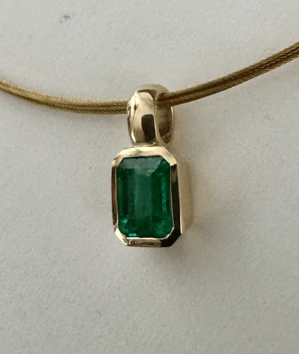 Preview: Feiner Smaragd-Anhänger Kolumbien 750/- Gelbgold